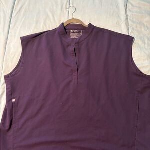 Figs Women’s Sleeveless Shirt - Purple